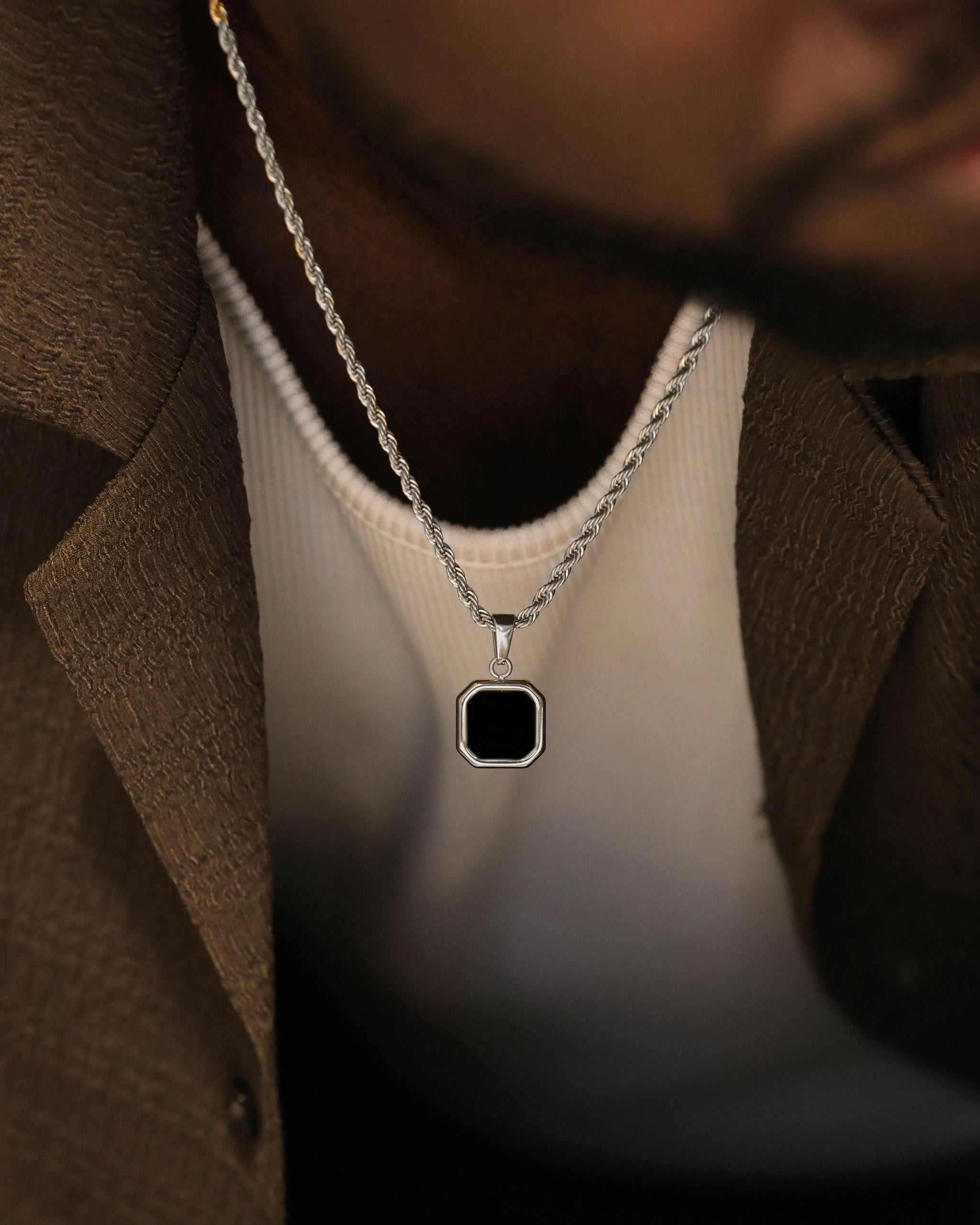 Men's Silver Onyx Pendant Necklace (Square) – DI VÍOMO