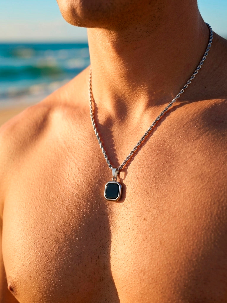 Men's Silver Onyx Pendant Necklace (Square) – DI VÍOMO